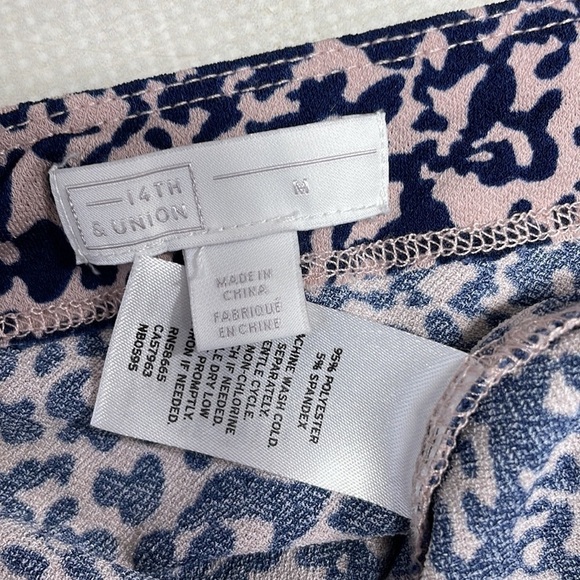 14th & Union Skirt Pink Blue Pencil Tie Split Front Size Medium - Picture 12 of 13